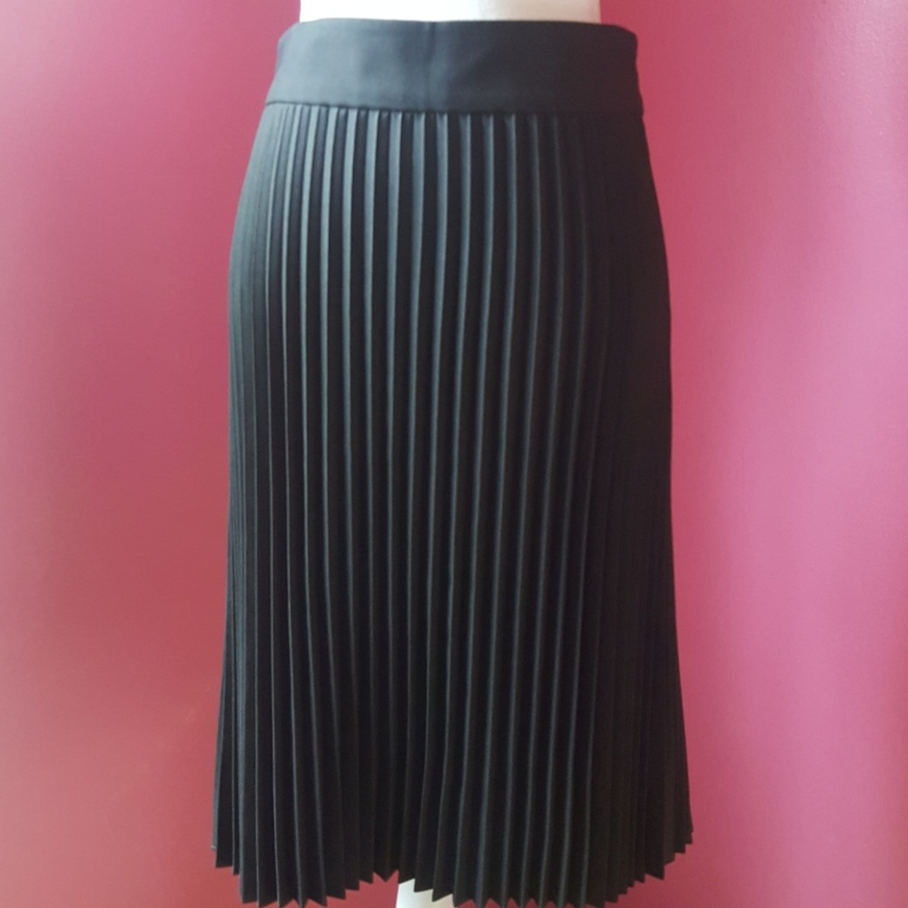 Ann Taylor Grey Micropleat Straight Skirt